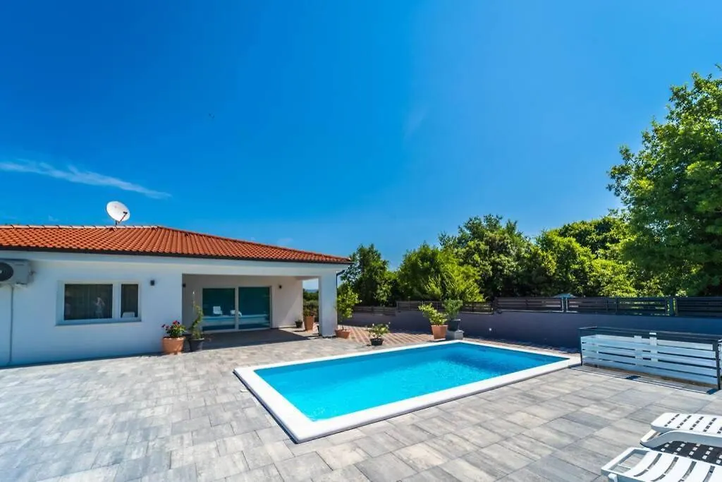 Villa Pavicini - With Heated Pool