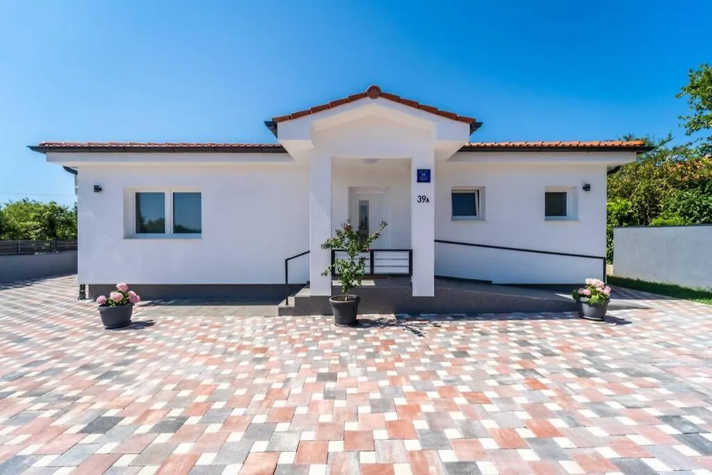 Villa Pavicini - With Heated Pool 0*,  Croatia